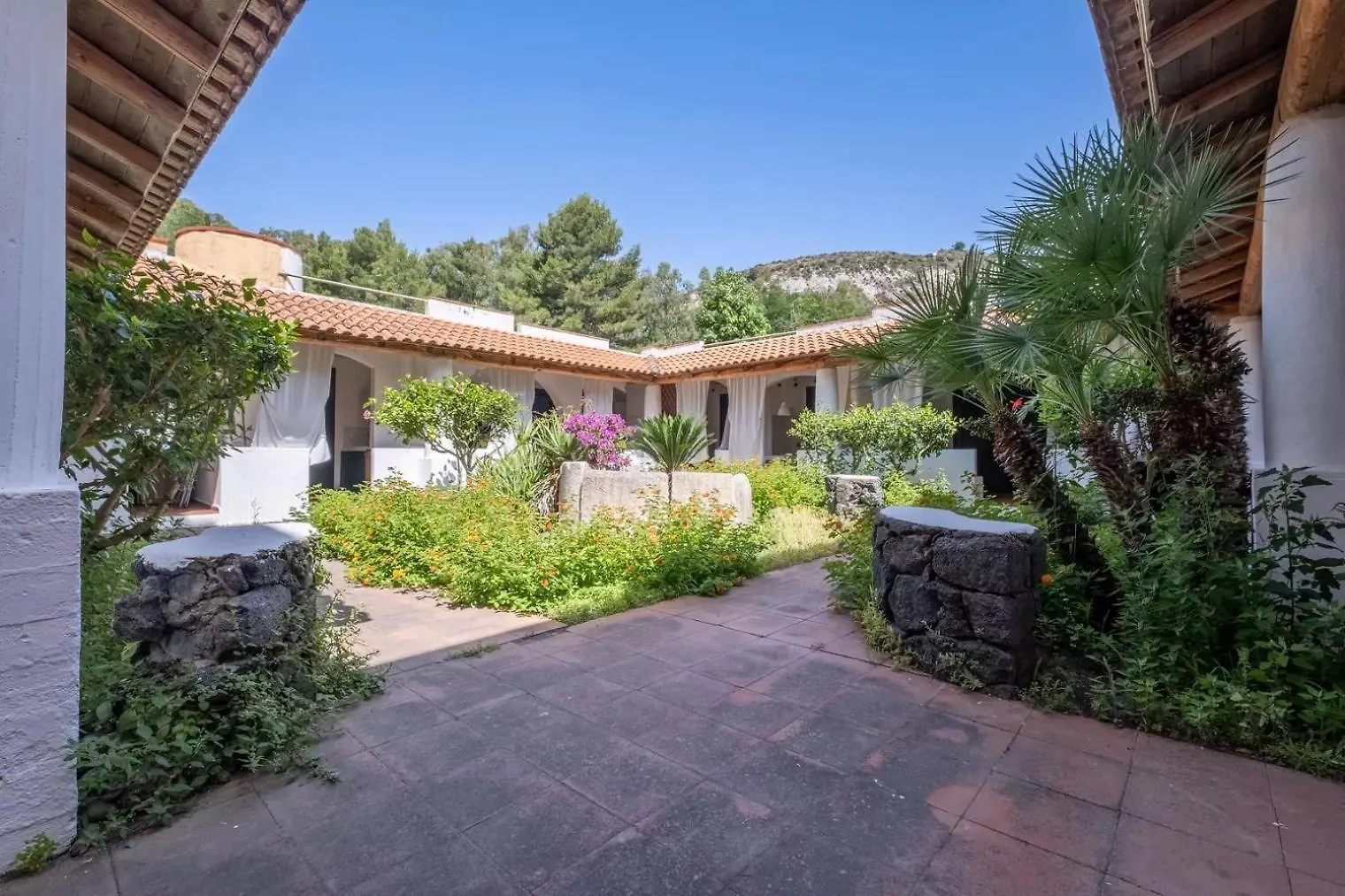 Jera Collection Vulcano Due - Garden View Ferienhaus